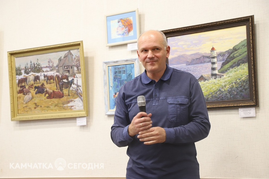 Презентация энциклопедического издания «Времен связующая нить. Художники Камчатки». Фоторепортаж. Фото: Виктор Гуменюк. Фотография 8