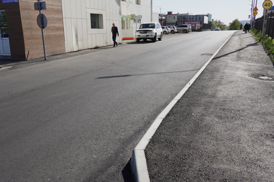 В Петропавловске-Камчатском заасфальтировали дорогу к больницам от Лукашевского до проспекта Рыбаков. Фото: администрация ПКГО. Фотография 2