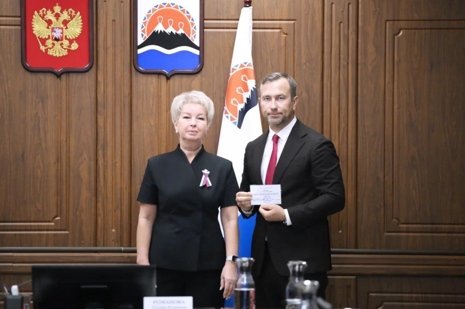 Депутаты Законодательного Собрания Камчатского края 5-го созыва получили удостоверения об избрании. Фото: Законодательное собрание Камчатского края. Фотография 6