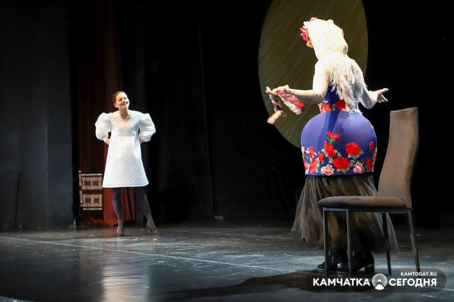 Премьера спектакля «Свои люди» состоится на Камчатке. Фото: Виктор Гуменюк. Фотография 6