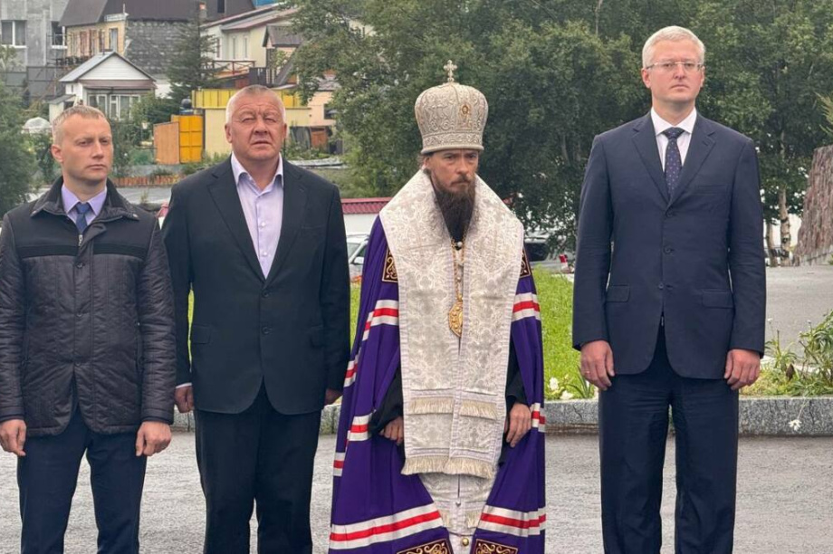 Бюст адмирала Ушакова установили на Камчатке . Фото: kamgov.ru. Фотография 3