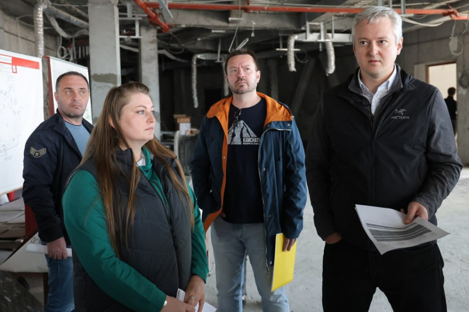 Наказание будет заслуженным — губернатор Камчатки об ответственности за срыв сроков сдачи театра кукол. Фото: kamgov.ru. Фотография 3