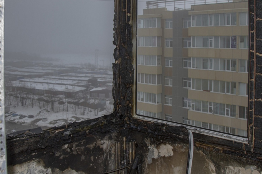 В Петропавловске днём горела двенадцатиэтажка. Фото предоставлено пресс-службой краевого МЧС; WhatsApp. Фотография 4