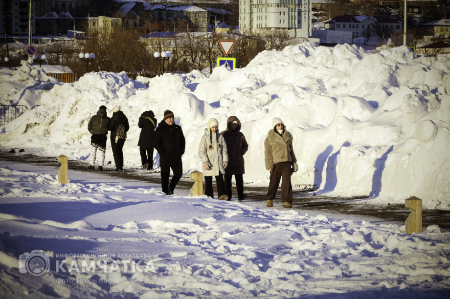 В Петропавловске-Камчатском продолжаются новогодние развлечения (фоторепортаж). Фото: «Камчатка Сегодня» \ Игорь Сафончик. Фотография 8