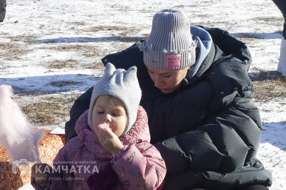 На фестивале «Снежный путь» и Масленице (фоторепортаж). Фото: ИА «Камчатка» \ Игорь Сафончик. Фотография 37