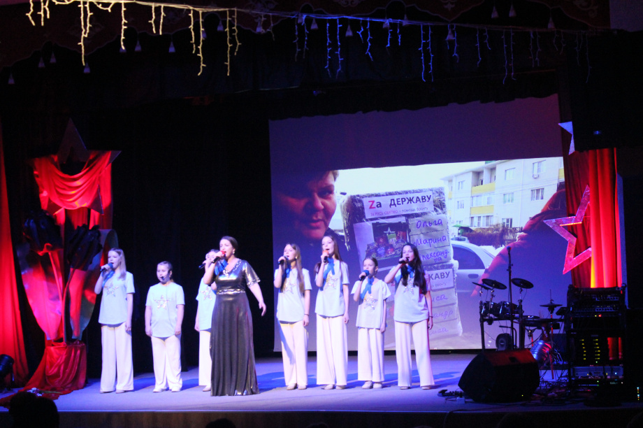 «Время выбрало вас»: фестиваль, который соединил поколения под аккорды гитар. . Фотография 7