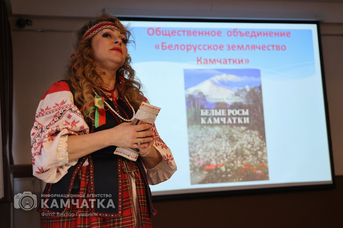 Камчатский журналист и писатель Михаил Жилин представил новую книгу. Фото: ИА «Камчатка» \ Виктор Гуменюк. Фотография 68
