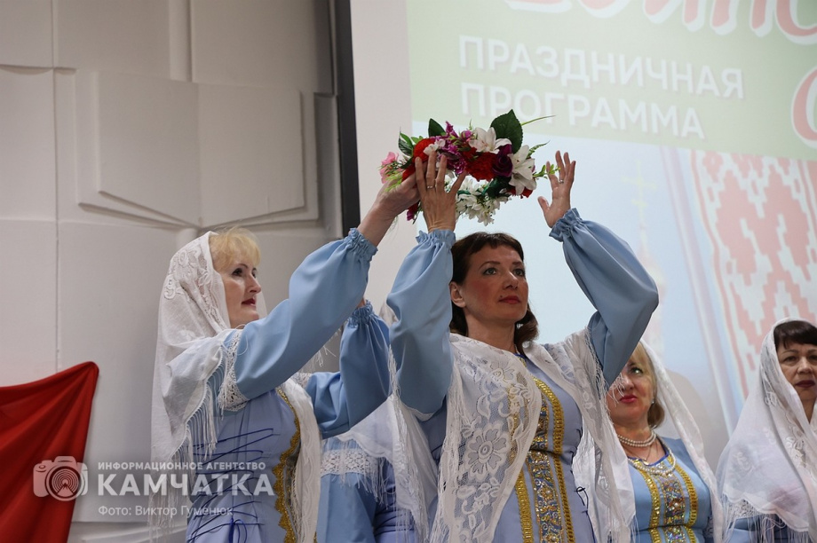 Праздничная программа «Единством сильны!» (фоторепортаж из библиотеки им. С.П. Крашенинникова). Фото: ИА «Камчатка» \ Виктор Гуменюк. Фотография 7