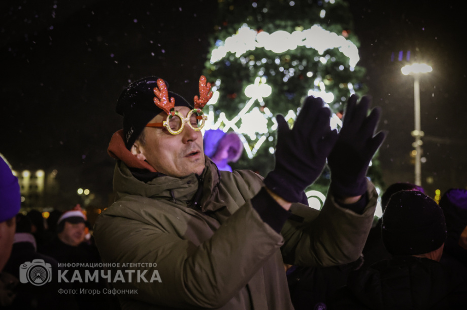Новогодняя ночь в Петропавловске-Камчатском (фоторепортаж). . Фотография 74
