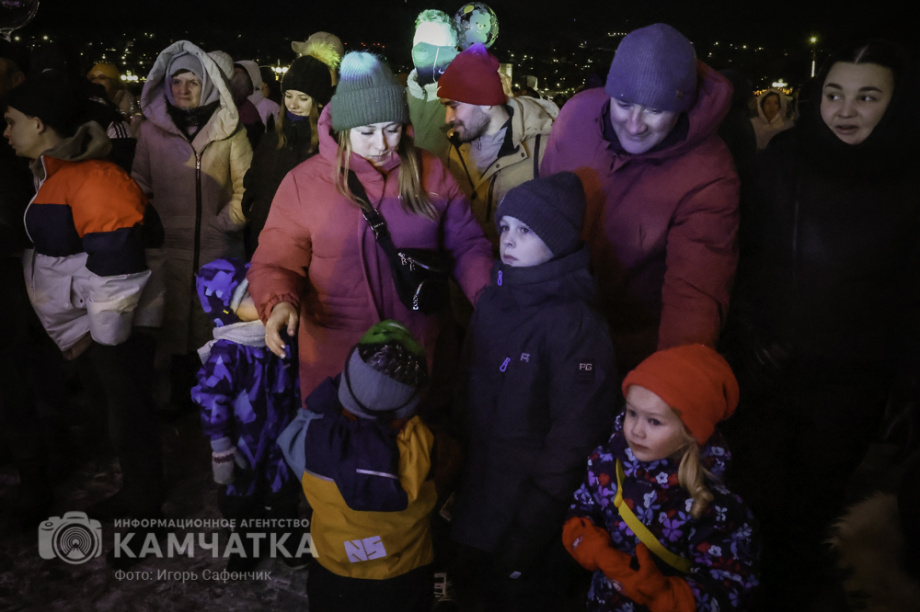Новогодняя ночь в Петропавловске-Камчатском (фоторепортаж). . Фотография 8