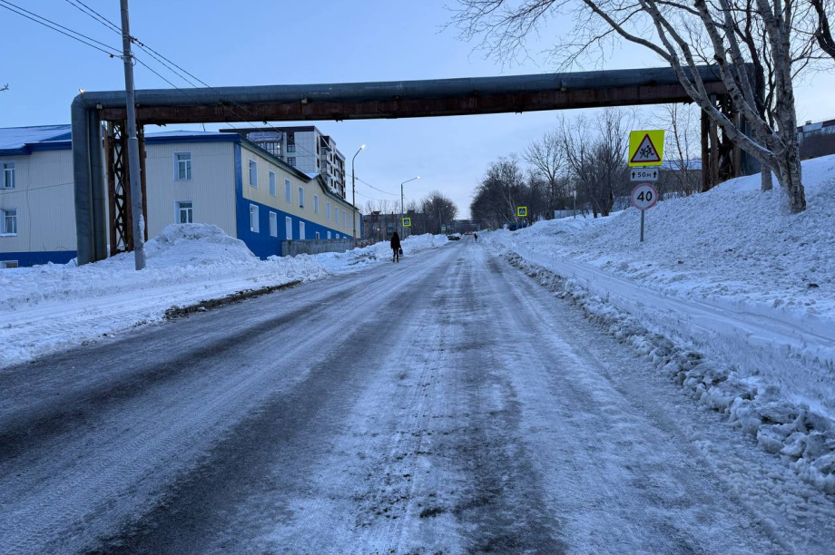 Петропавловск продолжает борьбу со снегом. . Фотография 4