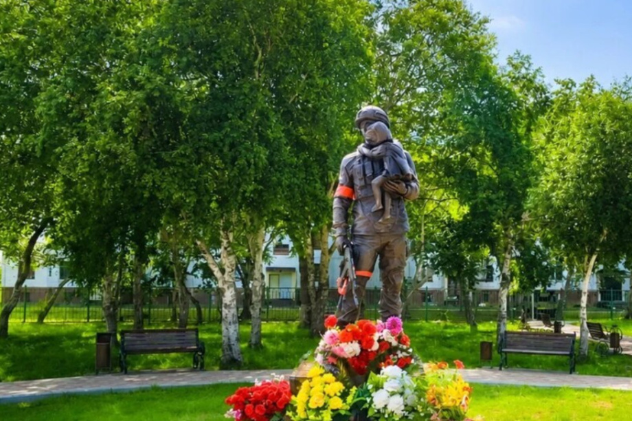 В селе Апача открыли памятник участникам СВО. Фото: kamgov.ru. Фотография 1