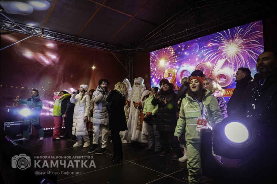 Новогодняя ночь в Петропавловске-Камчатском (фоторепортаж). . Фотография 51