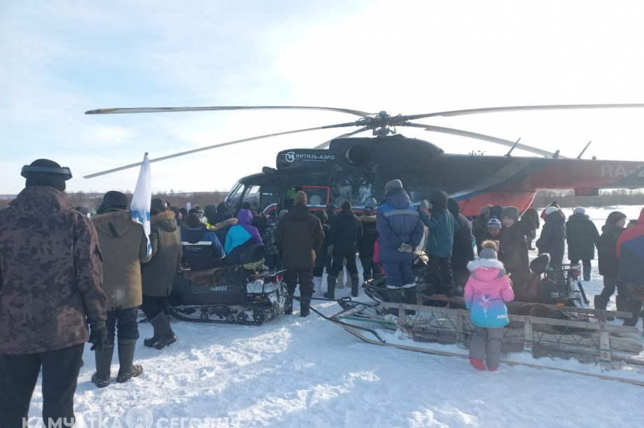 Жители села Седанка проводили своих земляков, вызвавшихся добровольцами на СВО. Фоторепортаж. фото: Светлана Захарова. Фотография 12