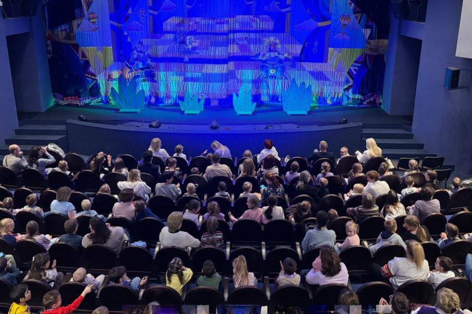 Гастрольная труппа камчатского театра кукол вернулась из Екатеринбурга. «На носу» ответные гастроли. Фото: t.me/kampuppet. Фотография 4