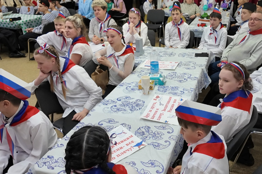 Итоги конкурса «Под знаменем Победы» для детей с ОВЗ подвели на Камчатке. Фото с сайта kamgov.ru. Фотография 2