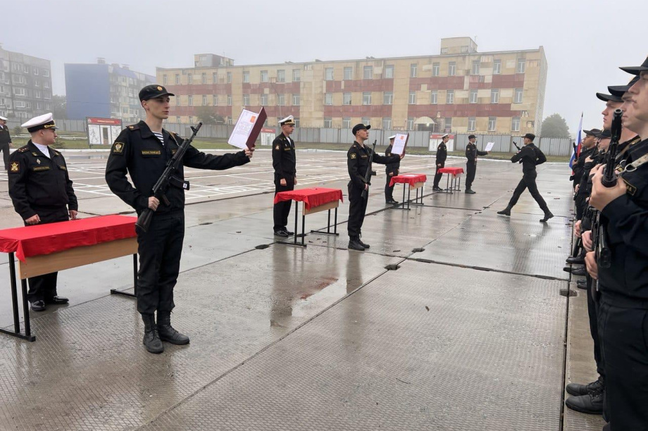 Курсанты военного учебного центра на Камчатке приняли военную присягу. Фото: КГТУ. Фотография 6
