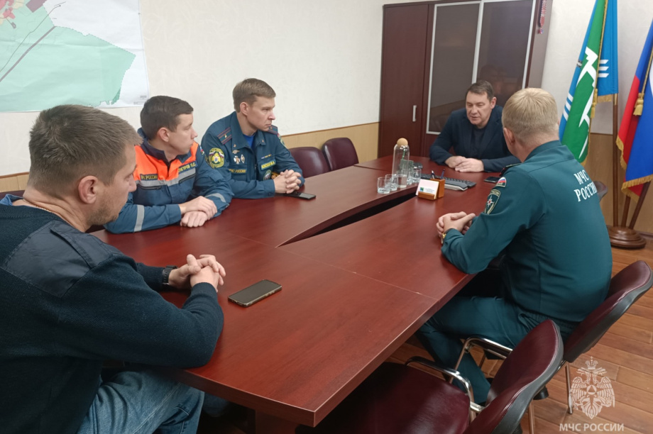 Камчатская река Большая Воровская вернулась в русло — наводнение в Соболево не случилось. Фото: МЧС РФ по Камчатскому краю  . Фотография 1