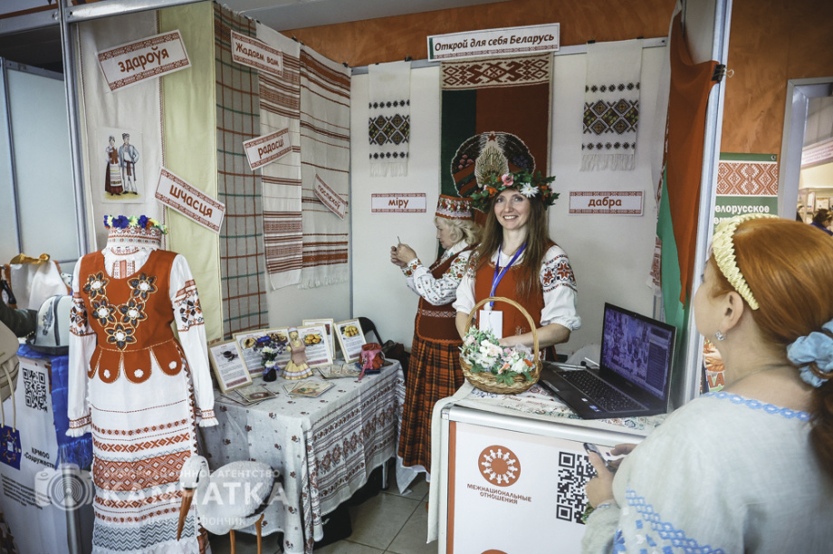 XIV-я Ярмарка социальных инициатив состоялась в Петропавловске-Камчатском (фоторепортаж). Фото: «Камчатка Сегодня» \ Игорь Сафончик. Фотография 3