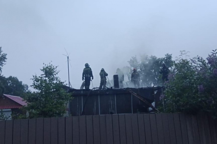 Два пожара в течение суток ликвидировали пожарные Камчатки. фото: ЦОД
