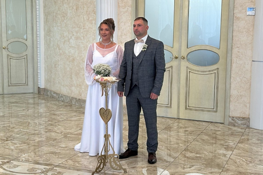 20 пар сыграли свадьбы в красивую дату 24.08.2024 на Камчатке. Фото: t.me/zagskam. Фотография 10