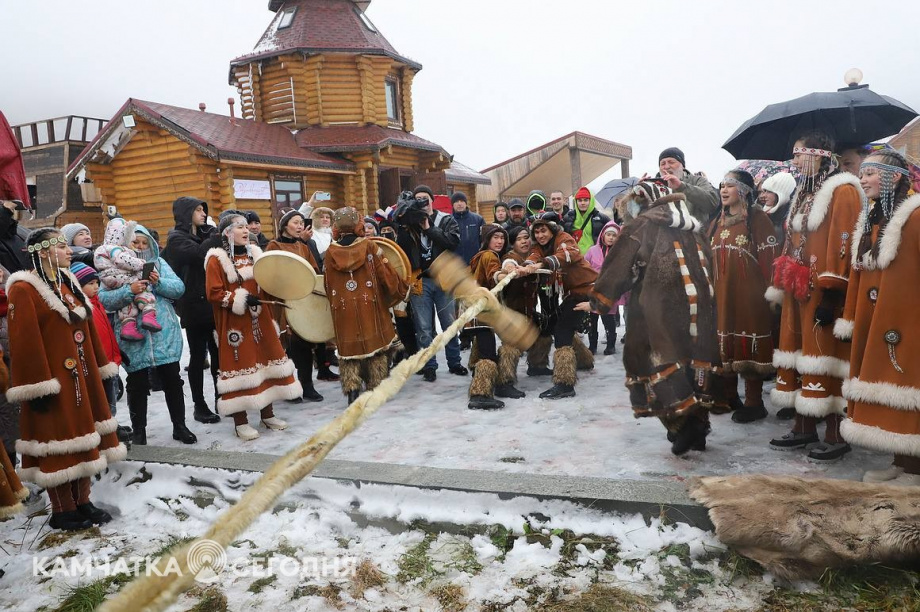 Корякский обрядовый праздник Хололо отметили в Петропавловске-Камчатском. Фоторепортаж. Фото: Виктор Гуменюк\ИА "Камчатка". Фотография 2