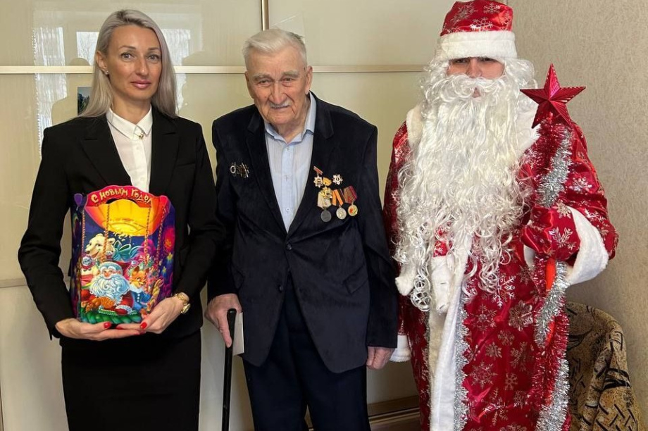 Участнику Великой Отечественной войны на Камчатке передали поздравления от сенатора. Фото: ИА "Камчатка"