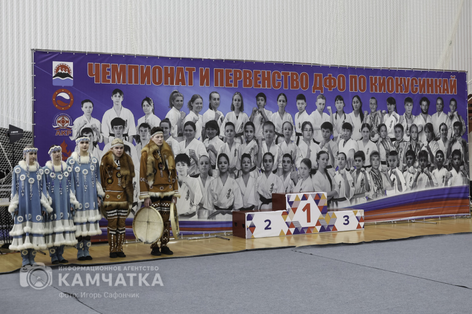 На Камчатке состоялся Чемпионат и первенство ДФО по каратэ-киокусинкай (фоторепортаж). Фото: «Камчатка Сегодня» \ Игорь Сафончик. Фотография 5