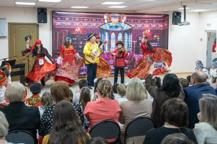 Семейный фестиваль с гала-концертом и подарками для всех прошел на Камчатке. Фото организаторов. Фотография 6