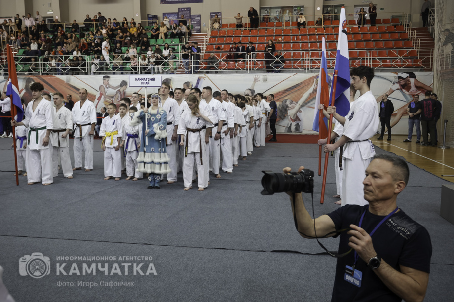 На Камчатке состоялся Чемпионат и первенство ДФО по каратэ-киокусинкай (фоторепортаж). Фото: «Камчатка Сегодня» \ Игорь Сафончик. Фотография 17