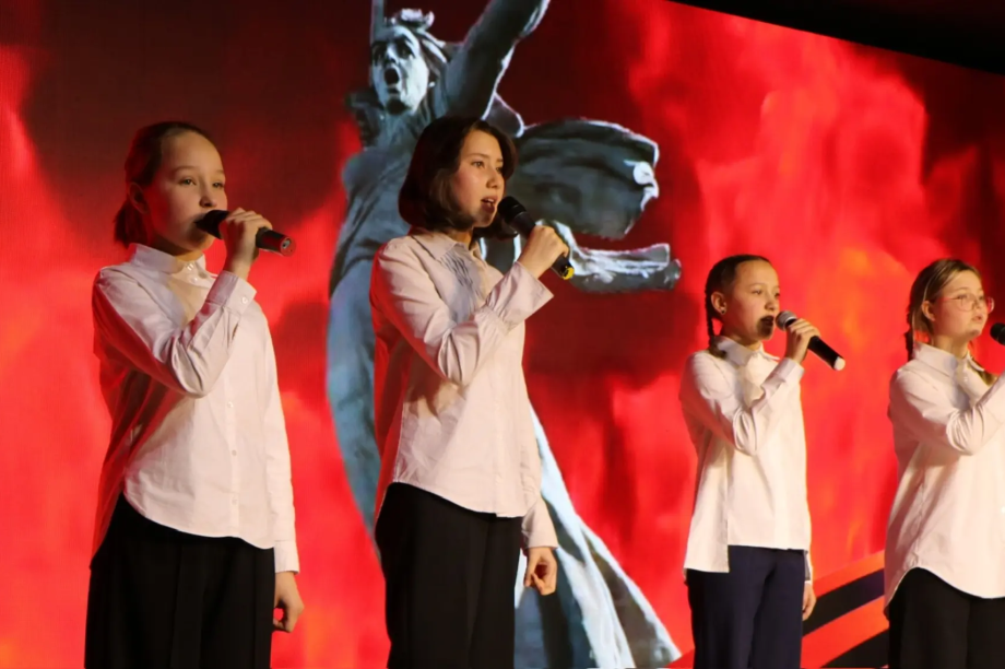 Школьников Камчатки приглашают исполнить песни Победы. Фотобанк Лори