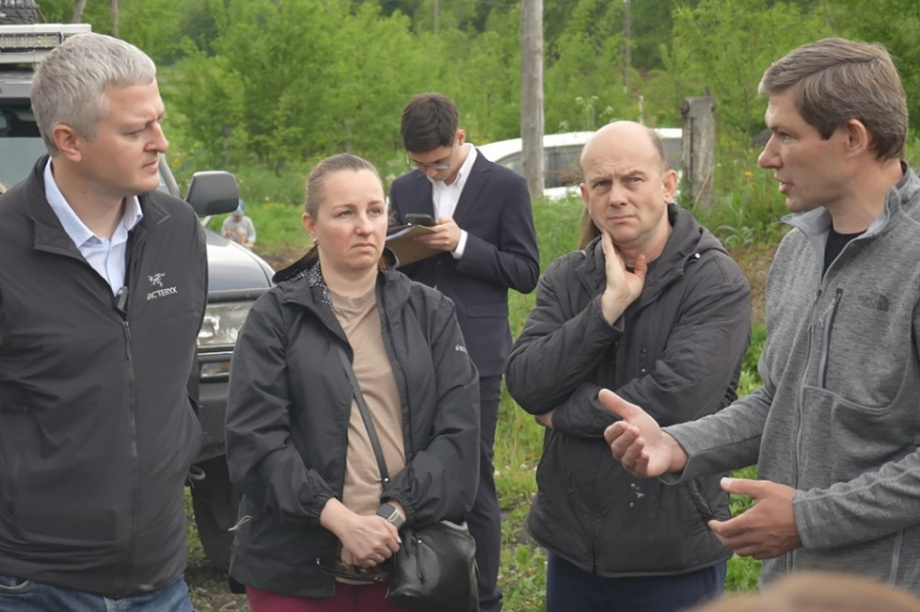 Губернатор Камчатки встретился с владельцами земельных участков в городе Елизово. Фото: kamgov.ru. Фотография 1