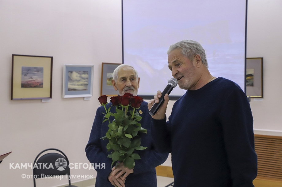 Открытие персональной юбилейной выставки Виталия Шохина «Мой вернисаж» на Камчатке. Фоторепортаж. Фото: Виктор Гуменюк\ИА "Камчатка". Фотография 47