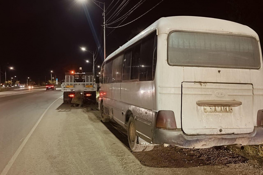 Шофёр без прав возил пассажиров в столице Камчатки. Фото: t.me/bezopasnyedorogy_41. Фотография 1