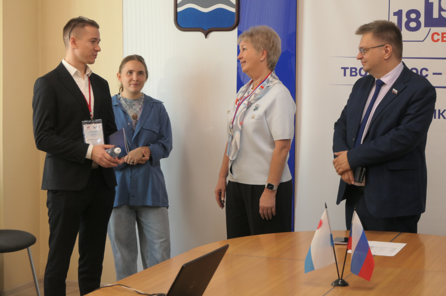 Руководители избиркома Камчатки встретились с международными наблюдателями: открытость и контроль на выборах. ИА «Камчатка» / Кирилл Маренин. Фотография 2