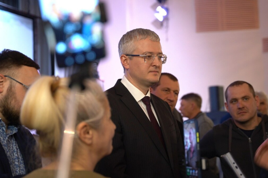 Губернатор Камчатки приехал в село Коряки с отчетом о проделанной работе. Фото: kamgov.ru