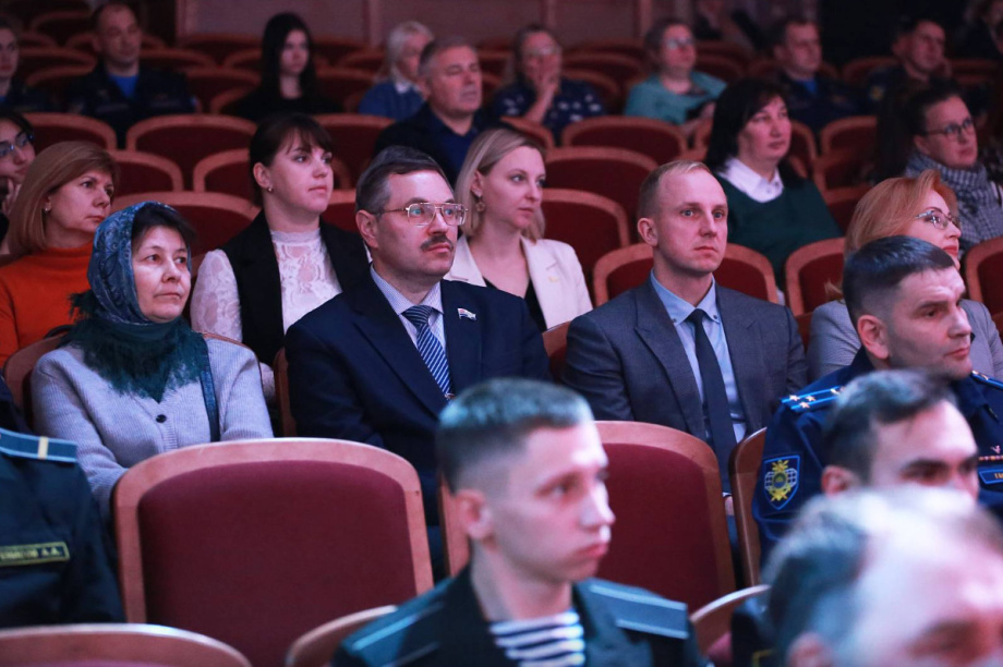  Председатель парламента Камчатки выступила на открытии Рождественских чтений . Фото: Заксобрание Камчатского края. Фотография 4