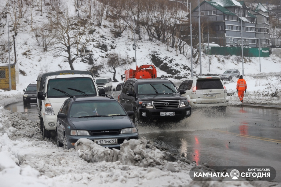Апрельский снег. Фото: Виктор Гуменюк / информационное агентство "Камчатка". Фотография 32