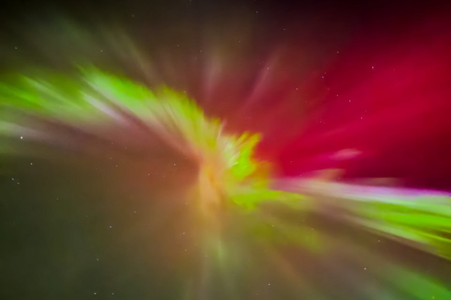 Северное сияние зафиксировано в Петропавловске-Камчатском. . Фотография 8