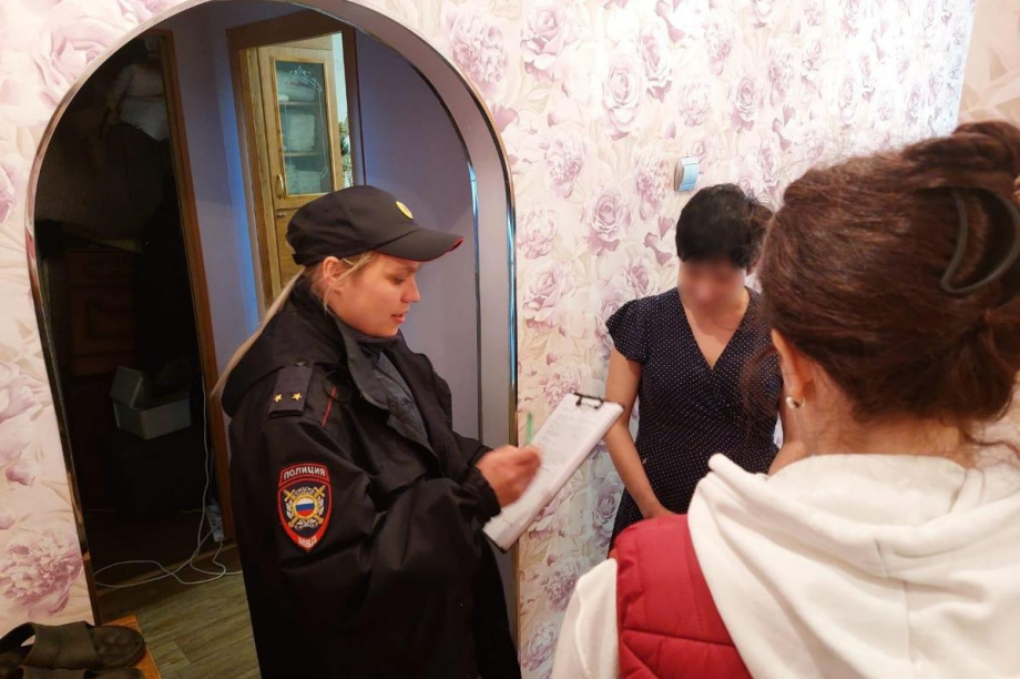 Камчатские полицейские провели профилактические беседы с несовершеннолетними и их родителями. фото: УМВД по Камчатскому краю