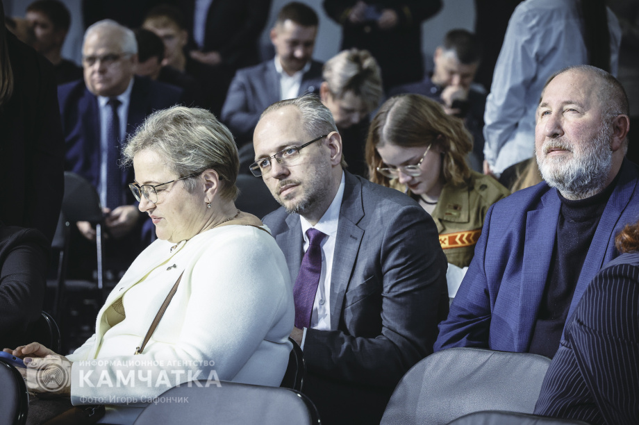 Губернатор Камчатского края Владимир Солодов огласит послание органам власти субъекта (фоторепортаж). Фото: «Камчатка Сегодня» / Игорь Сафончик. Фотография 31