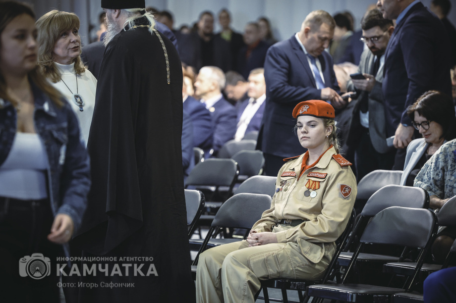 Губернатор Камчатского края Владимир Солодов огласит послание органам власти субъекта (фоторепортаж). Фото: «Камчатка Сегодня» / Игорь Сафончик. Фотография 28