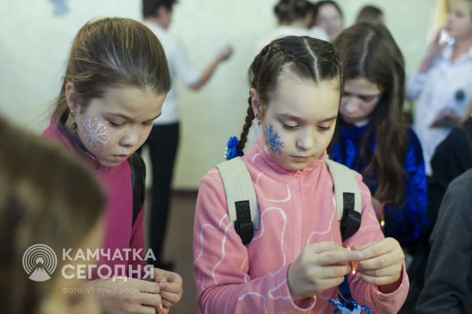 Пятьсот детей побывали на Губернаторской ёлке на Камчатке. Фото: ИА «Камчатка»/Игорь Сафончик. Фотография 27