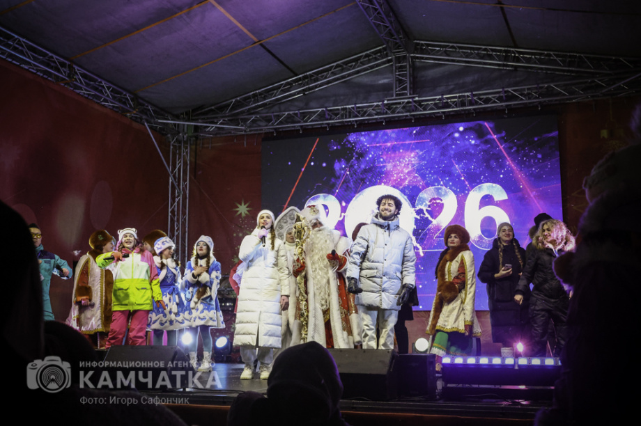 Новогодняя ночь в Петропавловске-Камчатском (фоторепортаж). . Фотография 56