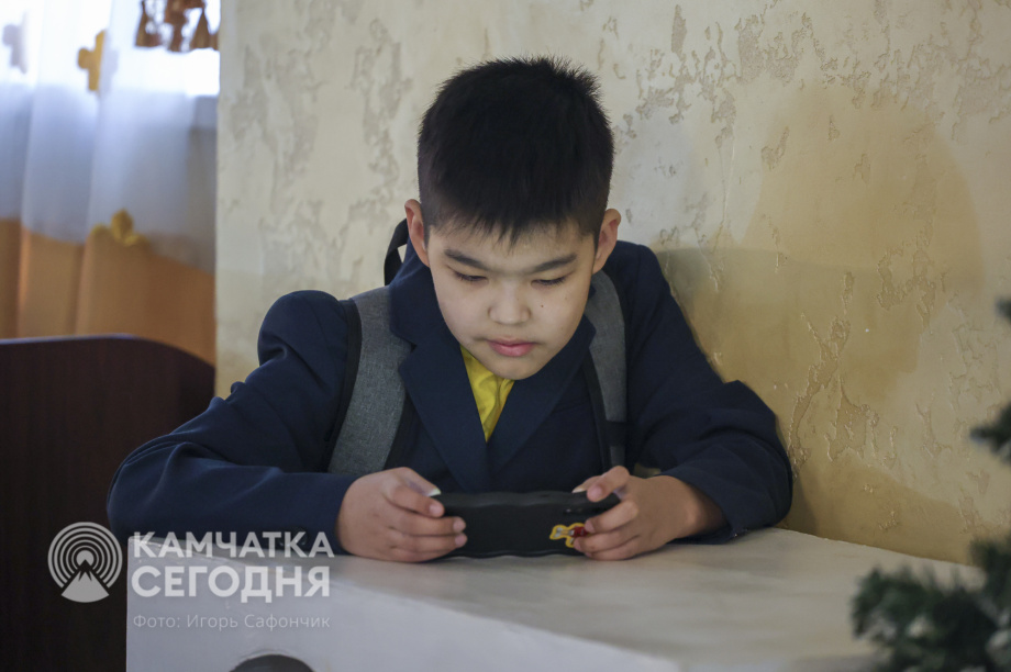 Пятьсот детей побывали на Губернаторской ёлке на Камчатке. Фото: ИА «Камчатка»/Игорь Сафончик. Фотография 38