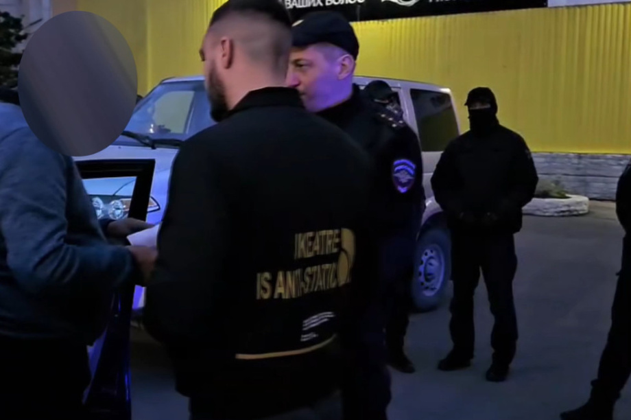 Сотрудники полиции выявили 125 нарушений миграционного законодательства на Камчатке: итоги операции «Нелегал». Фото: пресс-служба УМВД России по Камчатскому краю. Фотография 5
