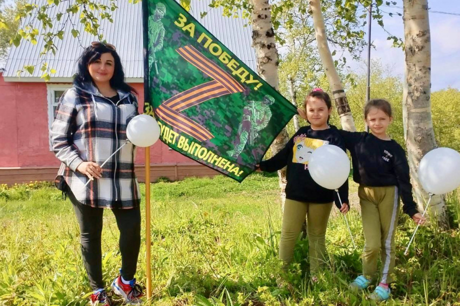 «Пикник для СВОих» организовали в Усть-Камчатске —  на встречу пригласили семьи бойцов спецоперации. Фото: t.me/ustkamchatskiyraion. Фотография 3