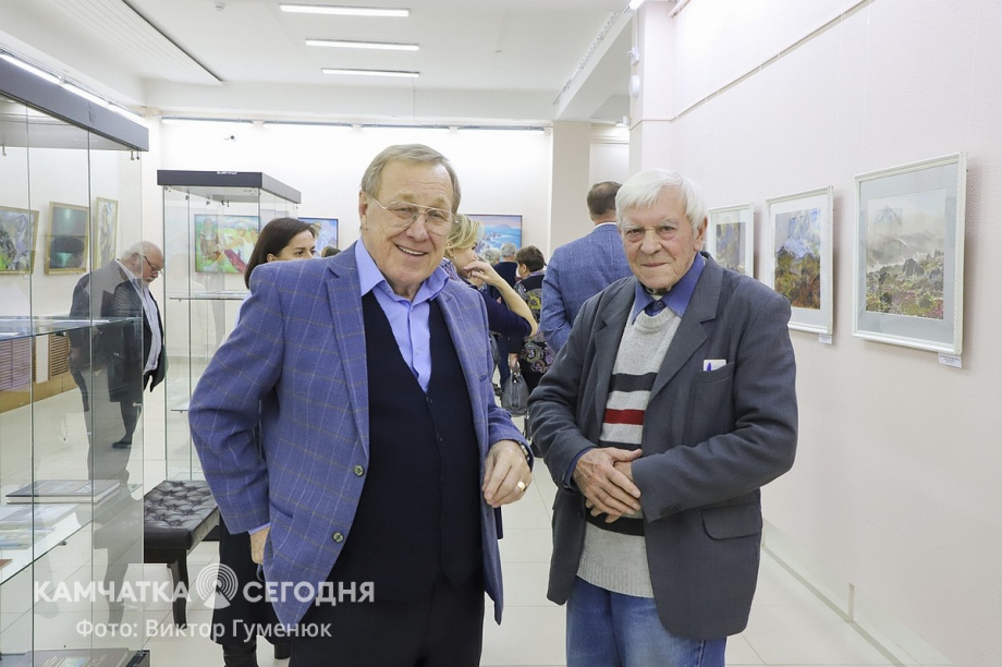 Открытие персональной юбилейной выставки Виталия Шохина «Мой вернисаж» на Камчатке. Фоторепортаж. Фото: Виктор Гуменюк\ИА "Камчатка". Фотография 14