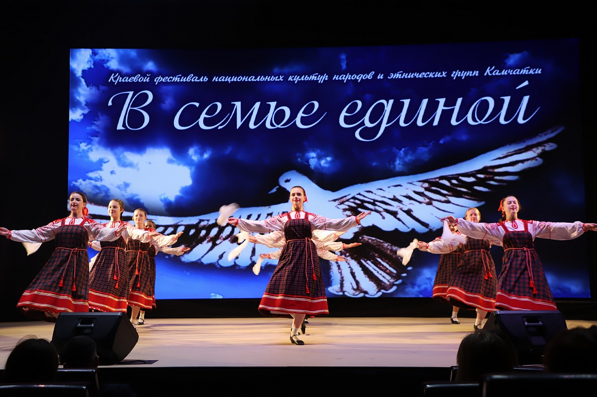 «В семье единой» — XX-й Многонациональный фестиваль состоялся в Петропавловске (фоторепортаж). Фото: Виктор Гуменюк. Фотография 4