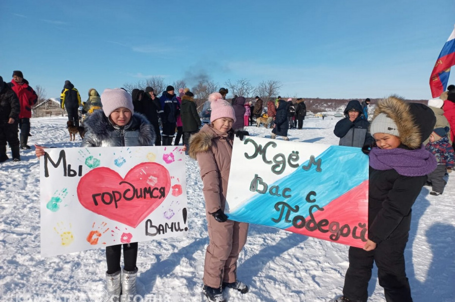 Жители села Седанка проводили своих земляков, вызвавшихся добровольцами на СВО. Фоторепортаж. фото: Светлана Захарова. Фотография 20